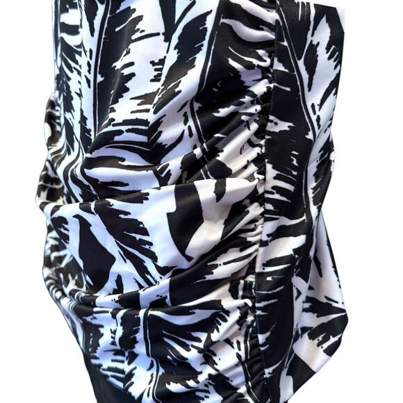 Lane Bryant Black & White Palm Leaves Relaxed Underwire Swim Tankini Top 40DD NW - Picture 13 of 16